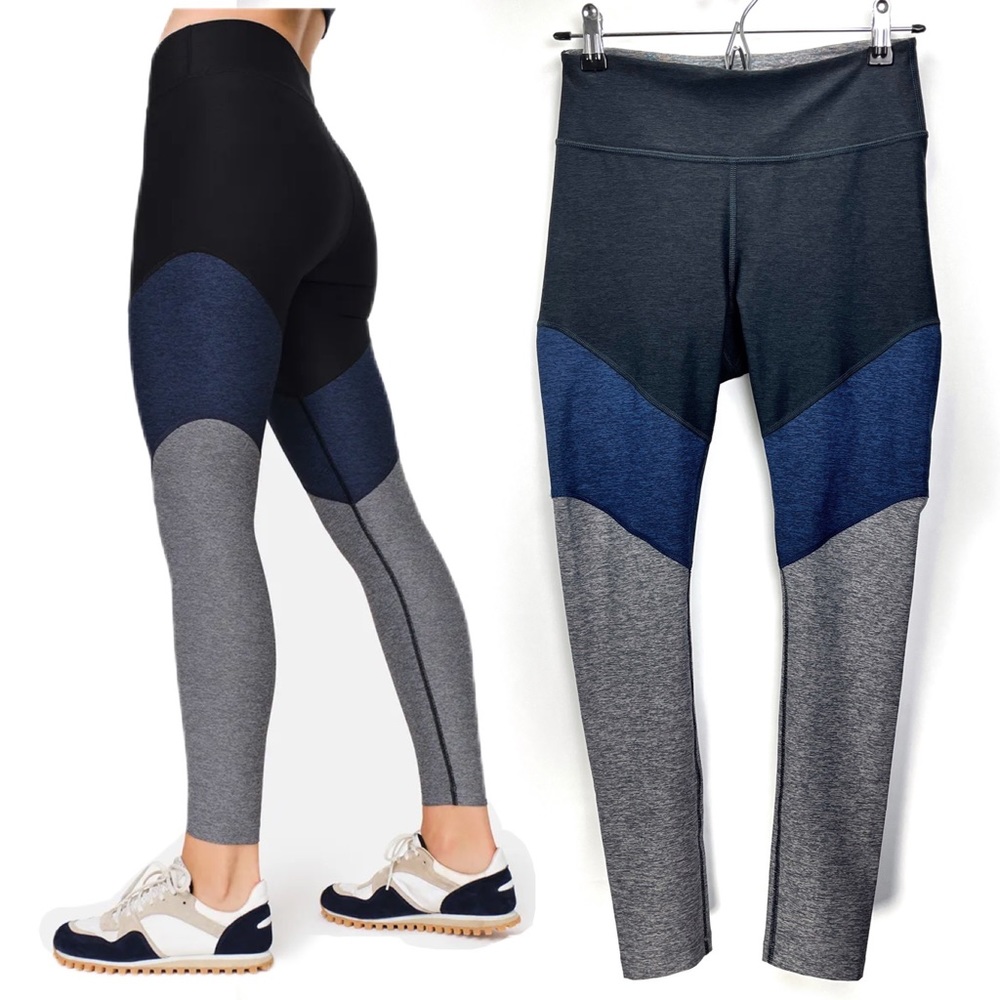 4/$25  Outdoor Voices Springs 7/8 Legging. Black/Navy/Graphite. Small